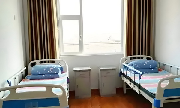 办理入深户在哪里_活佛王兴夫“点化”140位女信徒，全程不穿衣服，场面失控 点化140每周床单一次清洗